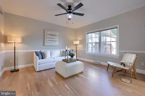 Living - 1146 S Bristol Dr, Lititz, PA 17543 photo 3 of 6