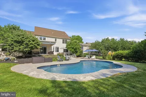 Exterior - 1146 S Bristol Dr, Lititz, PA 17543 photo 7 of 7