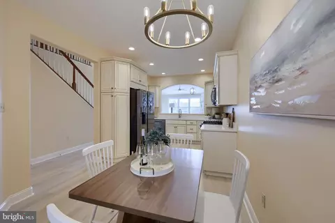 Dining - 624 Northfield Rd, Lititz, PA 17543 photo 2 of 3