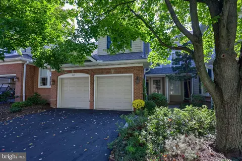 Exterior - 624 Northfield Rd, Lititz, PA 17543 photo 2 of 9