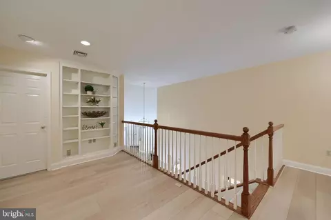 Entry Way - 624 Northfield Rd, Lititz, PA 17543 photo 8 of 10