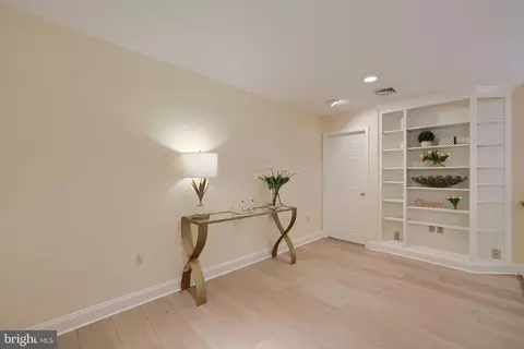 Entry Way - 624 Northfield Rd, Lititz, PA 17543 photo 9 of 10