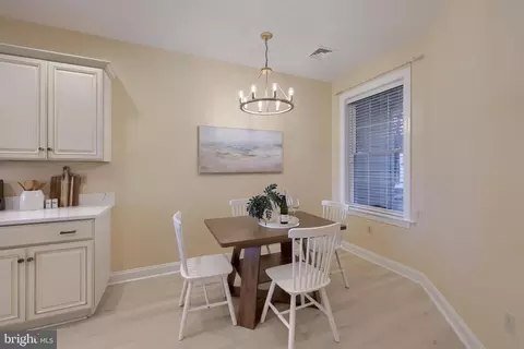Dining - 624 Northfield Rd, Lititz, PA 17543 photo 1 of 3