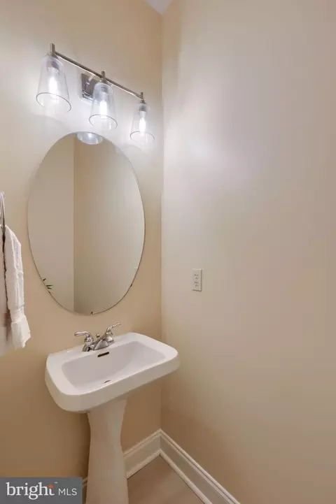 Bath - 624 Northfield Rd, Lititz, PA 17543 photo 4 of 6