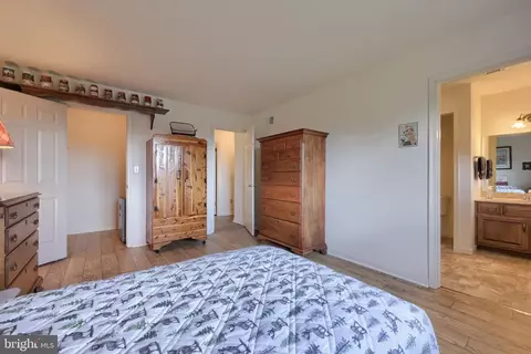 Bedroom - 811 S Cedar St, Lititz, PA 17543 photo 2 of 3