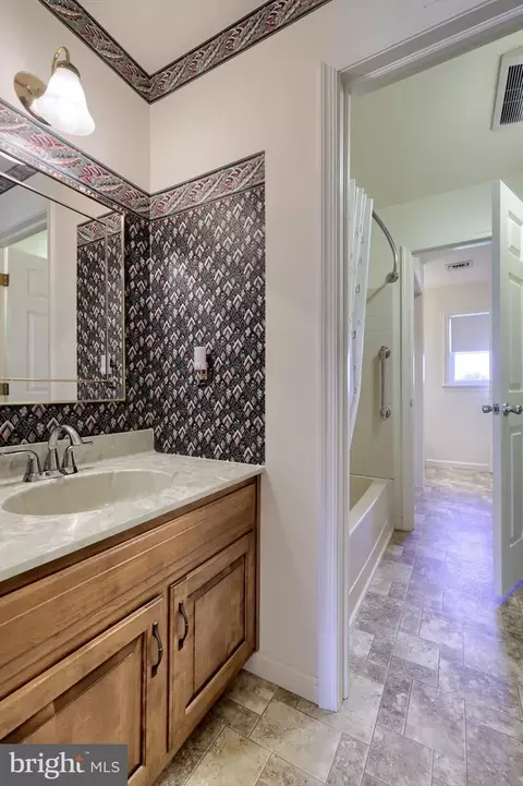Bath - 811 S Cedar St, Lititz, PA 17543 photo 1 of 3