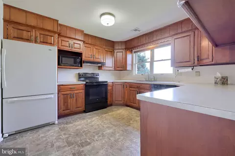 Kitchen - 811 S Cedar St, Lititz, PA 17543 photo 1 of 4