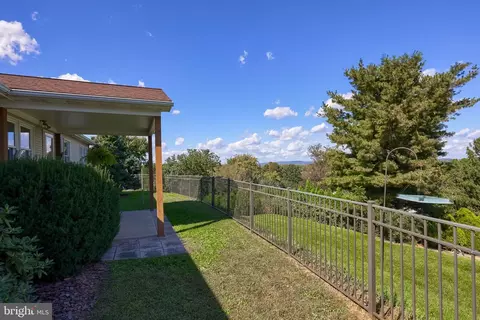 Exterior - 811 S Cedar St, Lititz, PA 17543 photo 6 of 7