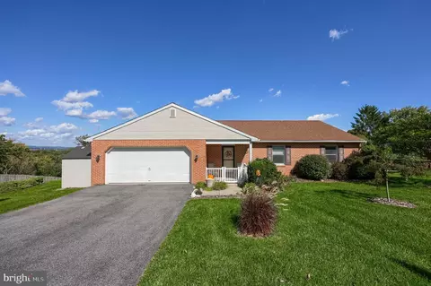 Exterior - 811 S Cedar St, Lititz, PA 17543 photo 3 of 7