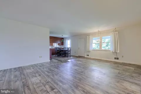 Living - 811 S Cedar St, Lititz, PA 17543 photo 1 of 2