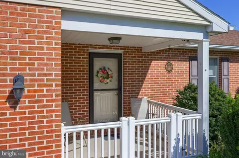 Exterior - 811 S Cedar St, Lititz, PA 17543 photo 5 of 7