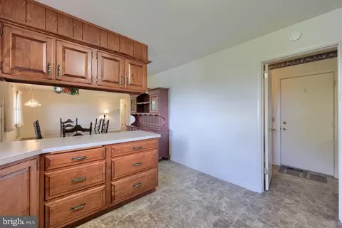 Entry Way - 811 S Cedar St, Lititz, PA 17543 photo 2 of 2