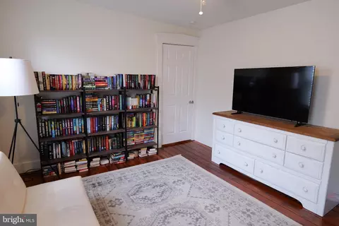 Bedroom - 23 W Orange St, Lititz, PA 17543 photo 5 of 5