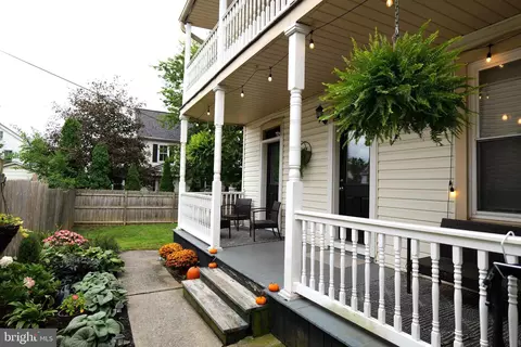 Exterior - 23 W Orange St, Lititz, PA 17543 photo 6 of 7