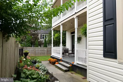 Exterior - 23 W Orange St, Lititz, PA 17543 photo 2 of 7