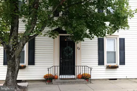 Exterior - 23 W Orange St, Lititz, PA 17543 photo 1 of 7