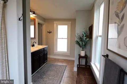 Entry Way - 23 W Orange St, Lititz, PA 17543 photo 2 of 3