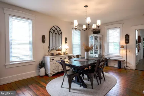 Dining - 23 W Orange St, Lititz, PA 17543 photo 2 of 2