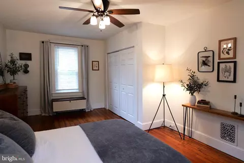 Bedroom - 23 W Orange St, Lititz, PA 17543 photo 3 of 5