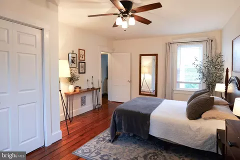 Bedroom - 23 W Orange St, Lititz, PA 17543 photo 2 of 5