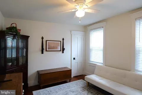 Bedroom - 23 W Orange St, Lititz, PA 17543 photo 4 of 5