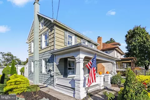 Exterior - 1259 E Newport Rd, Lititz, PA 17543 photo 3 of 12