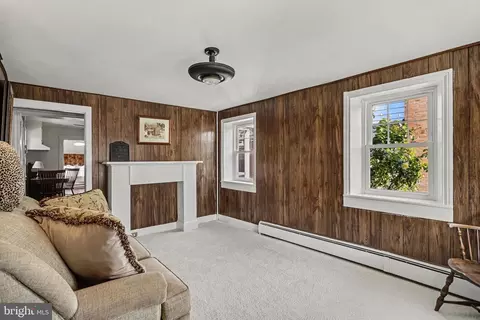 Living - 1259 E Newport Rd, Lititz, PA 17543 photo 2 of 3