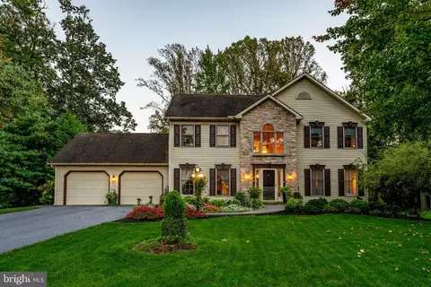 895 Skyline Dr, Gap, PA 17527