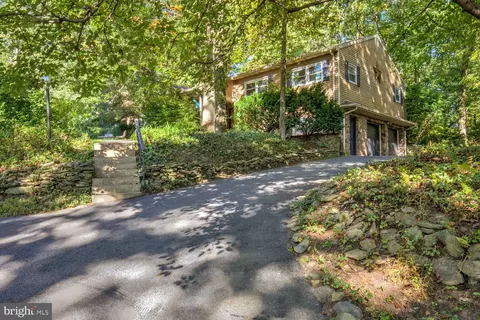 112 Angela Dr, New Holland, PA 17557