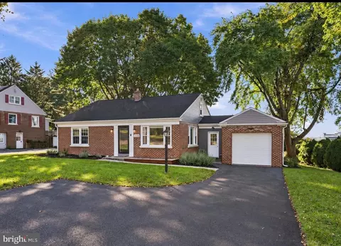 150 W Roseville Rd, Lancaster, PA 17601