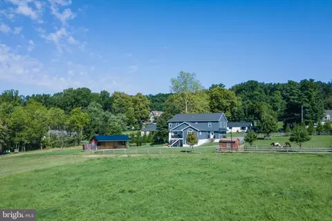 5268 Diem Rd, New Holland, PA 17557