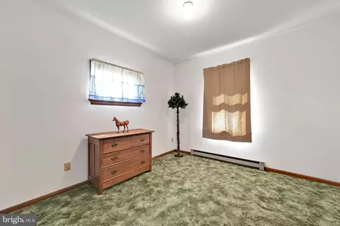 Bedroom - 1519 E Newport Rd, Lititz, PA 17543 photo 3 of 3