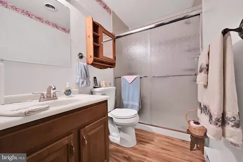 Bath - 1519 E Newport Rd, Lititz, PA 17543 photo 1 of 1