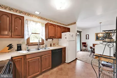 Kitchen - 1519 E Newport Rd, Lititz, PA 17543 photo 1 of 3