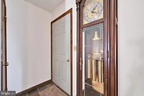 Entry Way - 1519 E Newport Rd, Lititz, PA 17543 photo 1 of 1