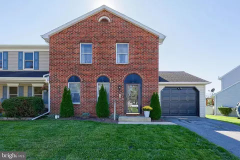 24 Thornapple Dr, Marietta, PA 17547