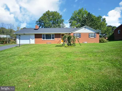 439 N 5th St, Columbia, PA 17512