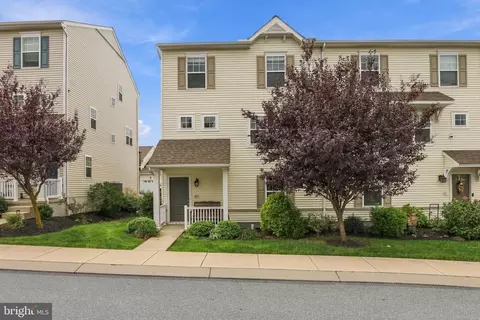 223 Norbury Cir, Willow Street, PA 17584