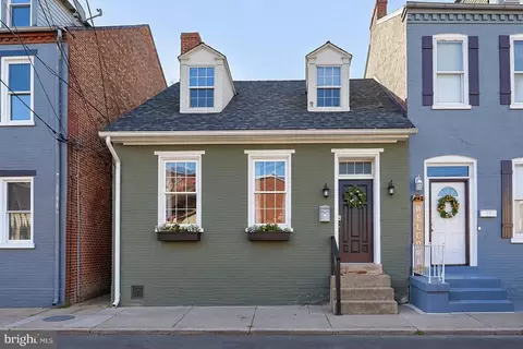 19 Howard Ave, Lancaster, PA 17602