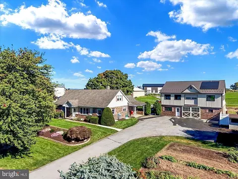 2939 Harvest Dr, Ronks, PA 17572