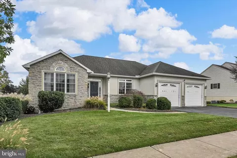 76 Farmington Ln, Elizabethtown, PA 17022