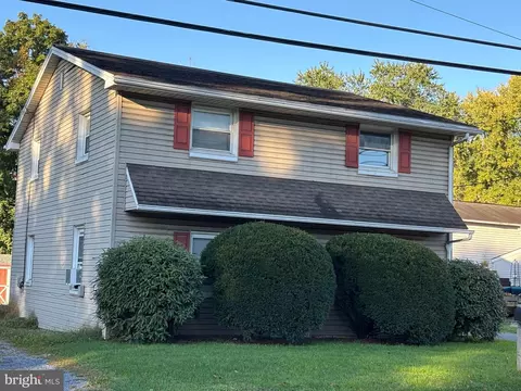 76 W Church Rd, Denver, PA 17517