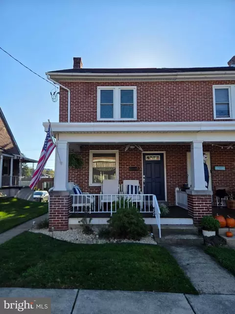 53 Spruce St, Ephrata, PA 17522