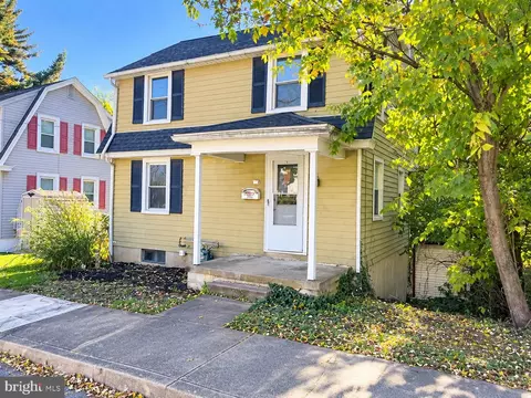 140 E Hummelstown St, Elizabethtown, PA 17022