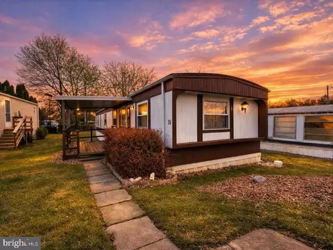 409 E 26 E Main St, Mountville, PA 17554