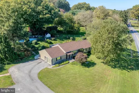 440 Schoolhouse Rd, New Providence, PA 17560