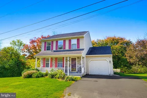 1326 Malleable Rd, Columbia, PA 17512