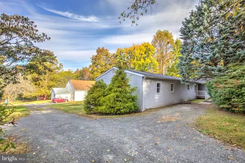 121 House Rock Rd, Pequea, PA 17565