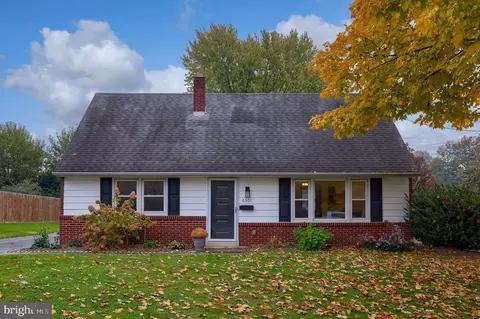 6301 Jackson Dr, East Petersburg, PA 17520