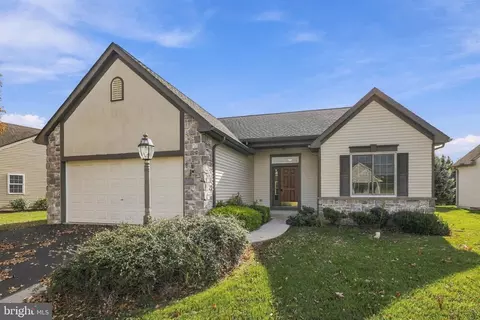 46 Bloomfield Dr, Ephrata, PA 17522